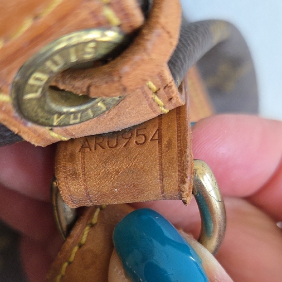 Louis Vuitton Noe Brown Monogram Bucket Bag with Tan Trim - Picture 5 of 11